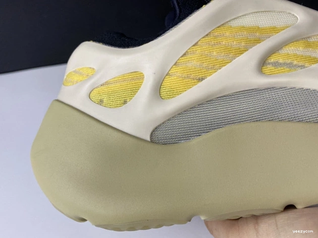 YEEZY 700 SRPHYM
